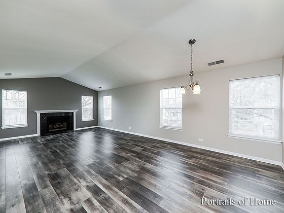 4th image of 1922 Quaker Hollow Ln #1922