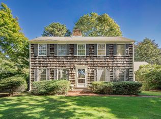 32 Aberdeen Ln, Southampton, NY 11968