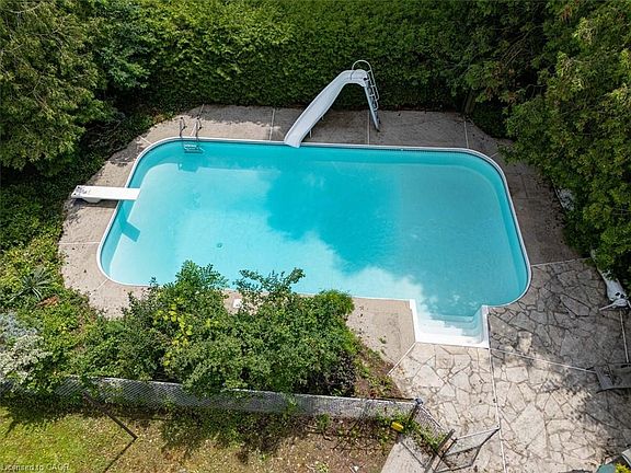 4th image of 50 Thorncliffe Rd