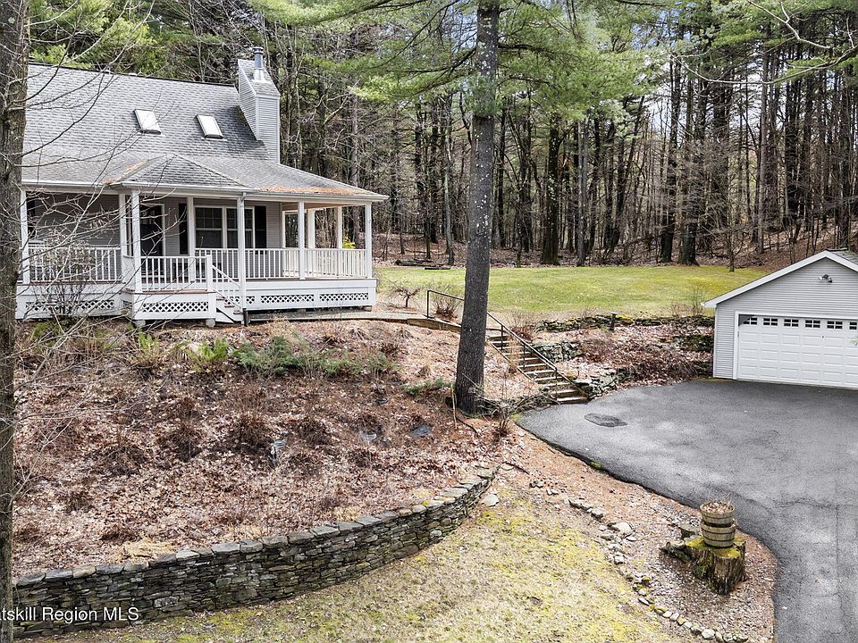 1st image of 562 Fischer Road