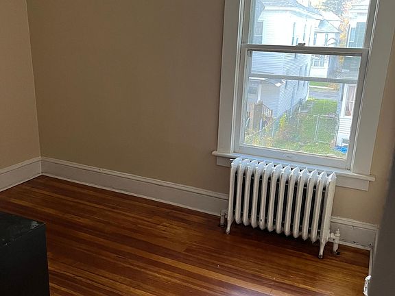 4th image of 560 Mercer St Floor 2