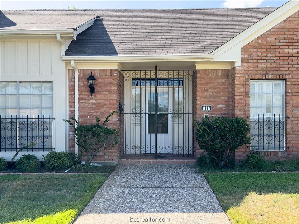 1st image of 816 Lee Hollow Dr