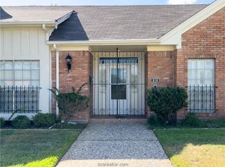 816 Lee Hollow Dr, Bryan, TX 77802