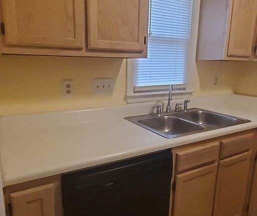 4th image of 3304 Melba Dr