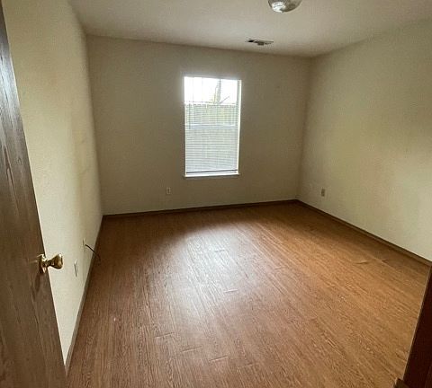 5th image of 695 W Beck Dr