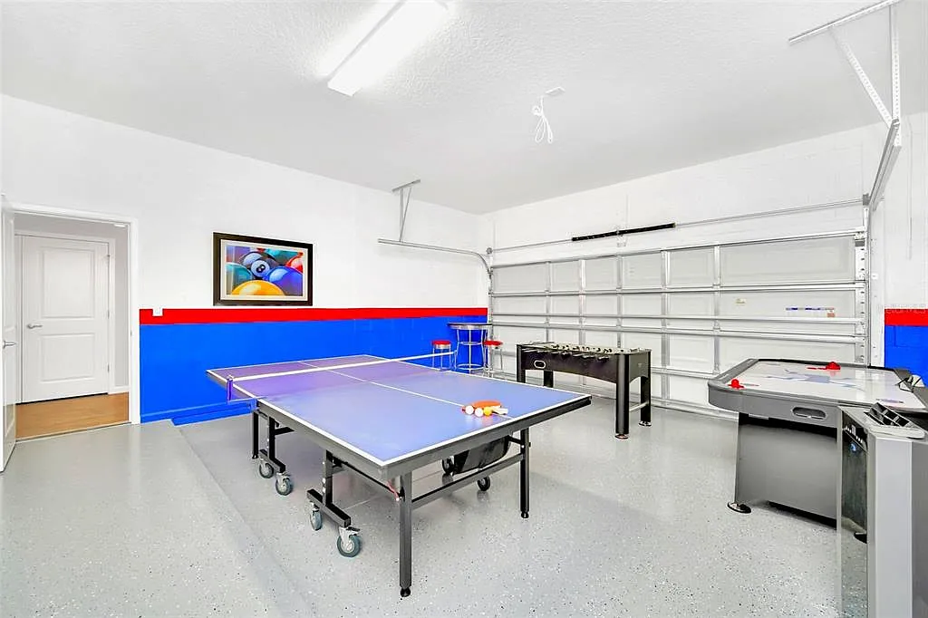 12 bed, 11.5 bath, 4762 sqft, $7,000 — Photo 3