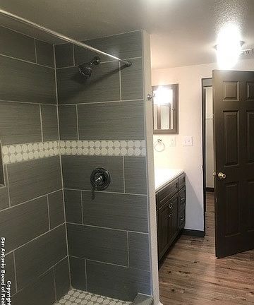 3rd image of 606 Catalina Ave #606