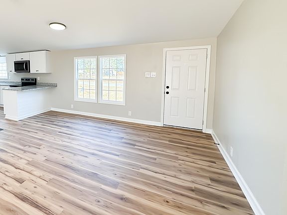 3rd image of 202 Hopesway Drive