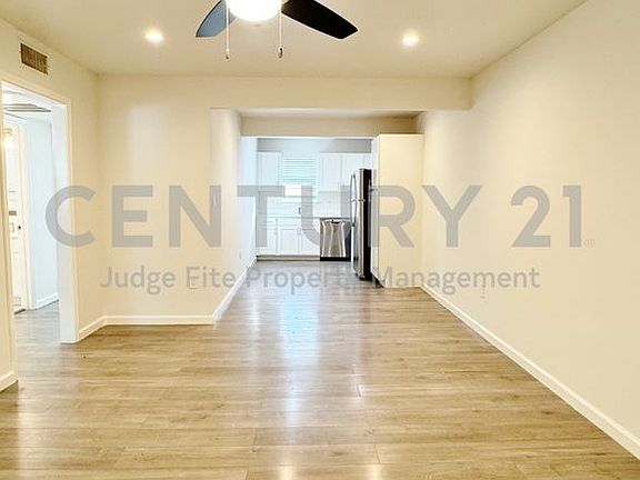 2nd image of 5014 San Jacinto St #204
