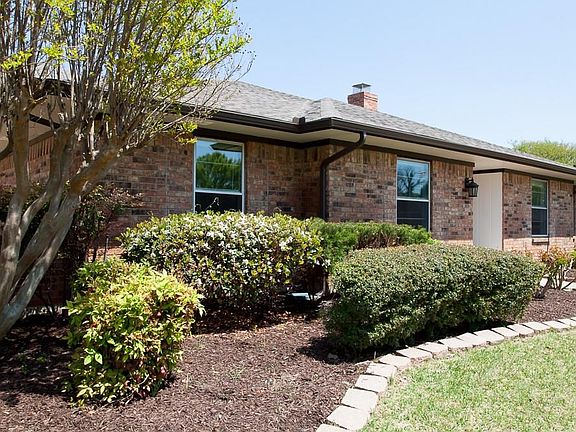 3rd image of 2729 Glen Forest Ln