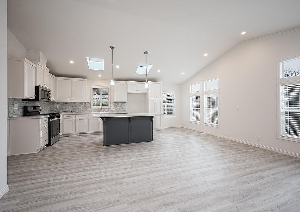 3395 Higuera Rancho San Luis Mobile Est 26, San Luis Obispo, CA 93401