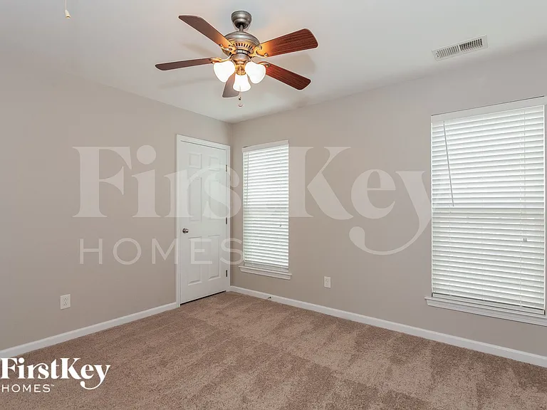 15507 Troubadour Ln — Photo 11