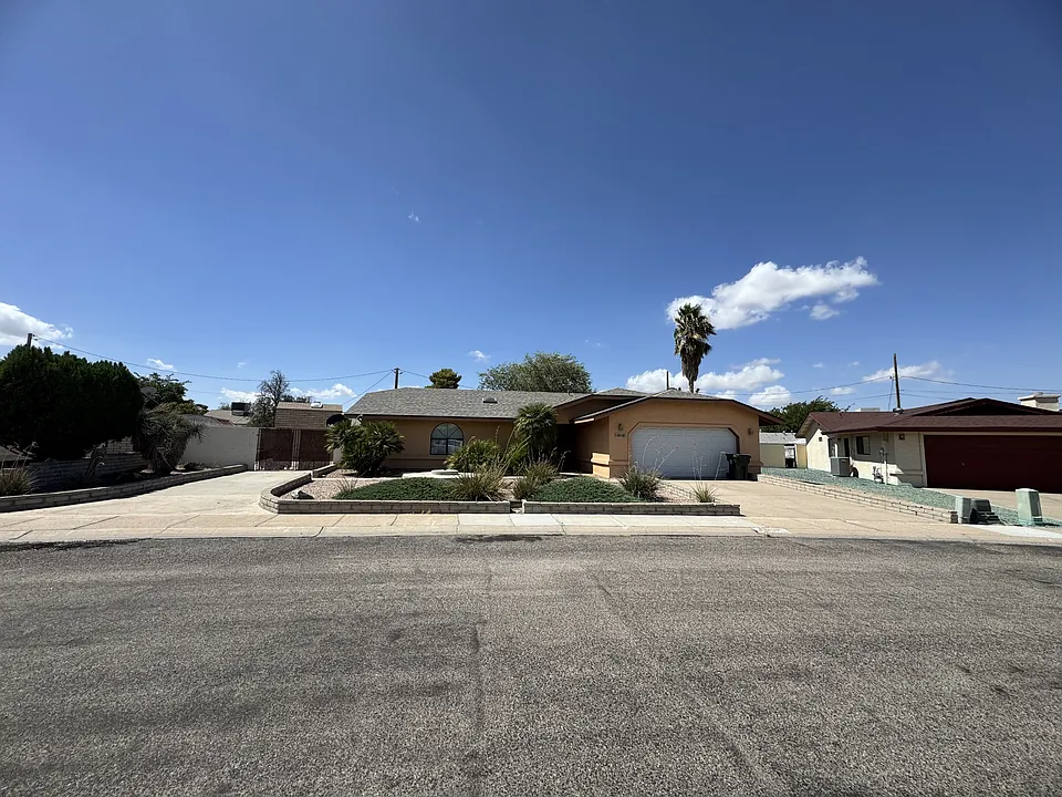 2610 Sierra Ln