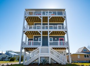 1118 Canal Dr, Carolina Beach, NC 28428