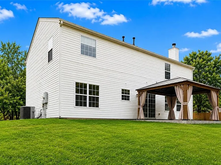 405 Plantation Way — Photo 38