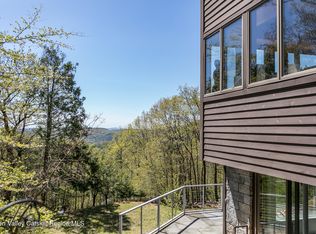 11 Lions Way, Bearsville, NY