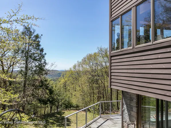 11 Lion's Way, Woodstock, NY 12409