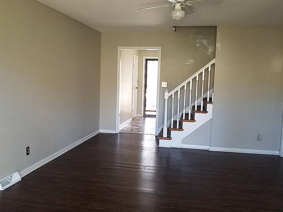 2nd image of 10331 Ash St