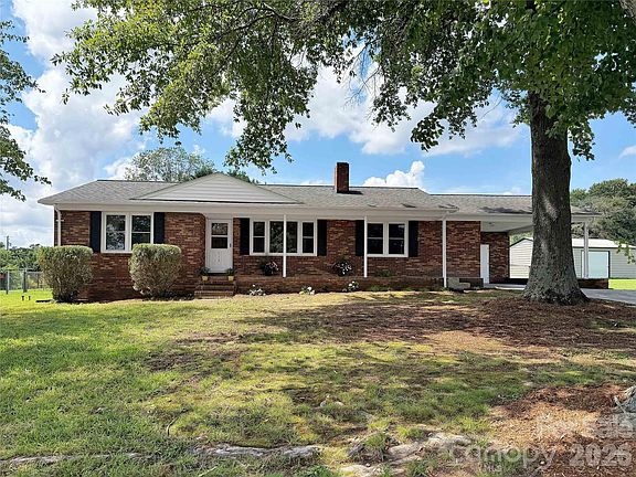 2nd image of 112 Croft Dr
