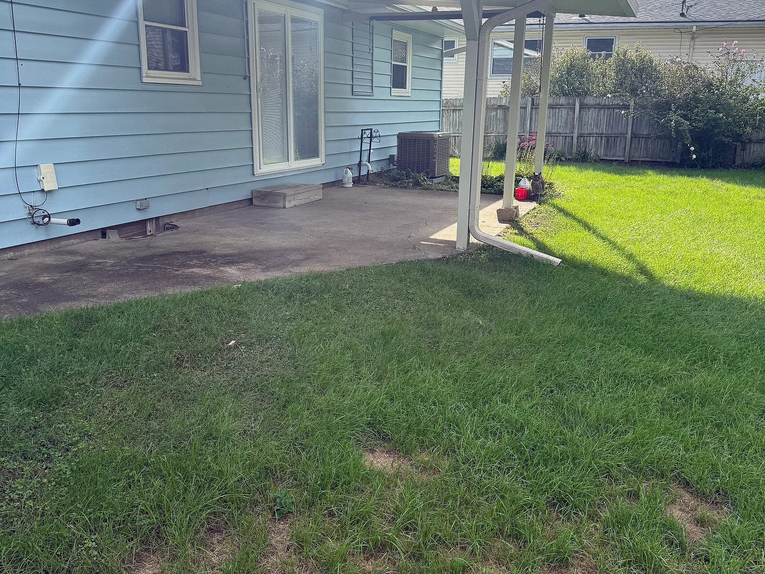 3 bed, 900 sqft, $1,800 — Photo 2