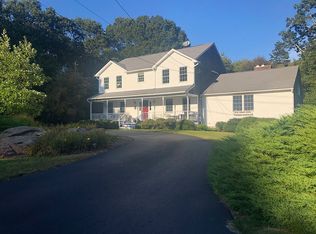 95 Glen Hill Dr, Saunderstown, RI 02874