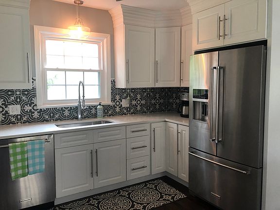 5th image of 279 E Streetsboro St
