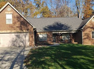 827 Tipton Dr, Maryville, TN 37803