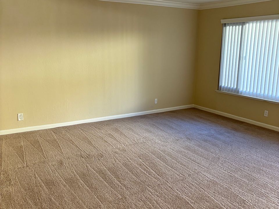 1st image of 570 University Ave APT 12