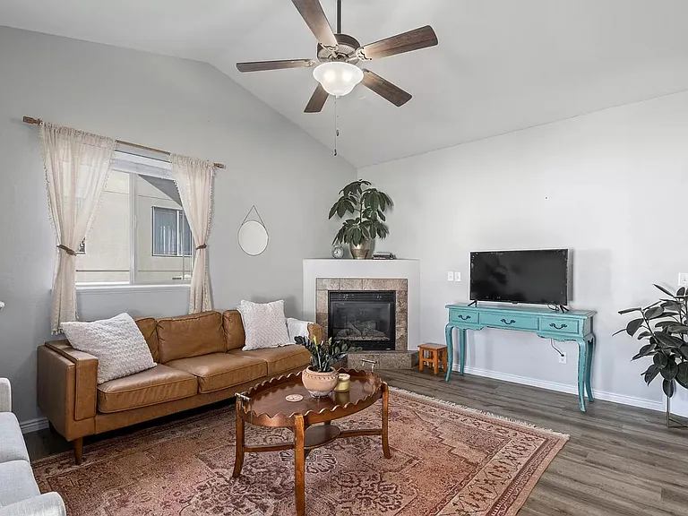 568 S 360 East Cir — Photo 14