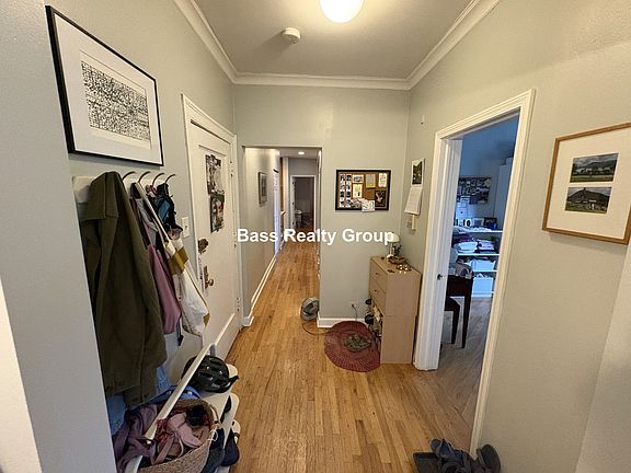 4th image of 6978 N Greenview Ave APT 1