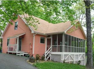 1612 Devlan Forest Ln, Signal Mountain, TN 37377