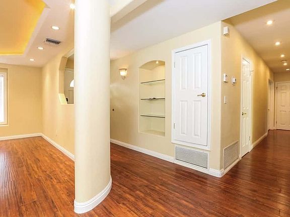 5th image of 7851 Farralone Ave