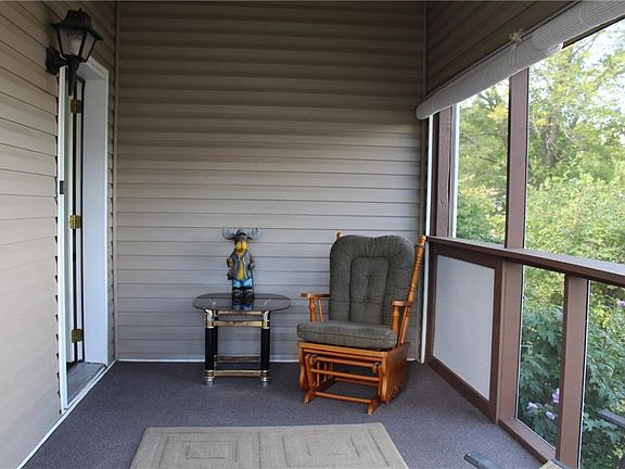 2nd image of 547 Rockview Dr