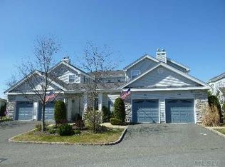 478 Woodscreek Ct, Moriches, NY 11955