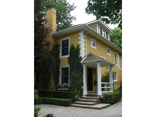 863 Southfield Rd photo 1