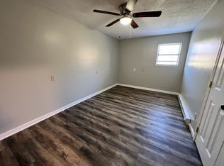 186 Dosser Ln APT 3, Johnson City, TN 37601