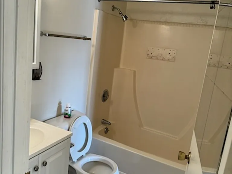 404 E Pine St — Photo 10