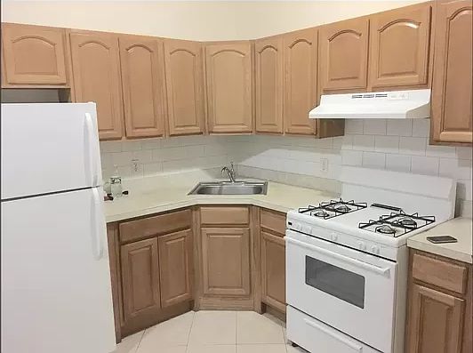 3rd image of 411 Johnson Ave #3L