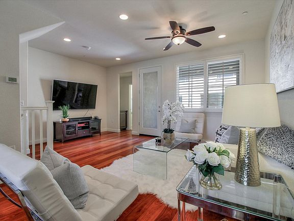 3rd image of 6133 Golden Vista Dr