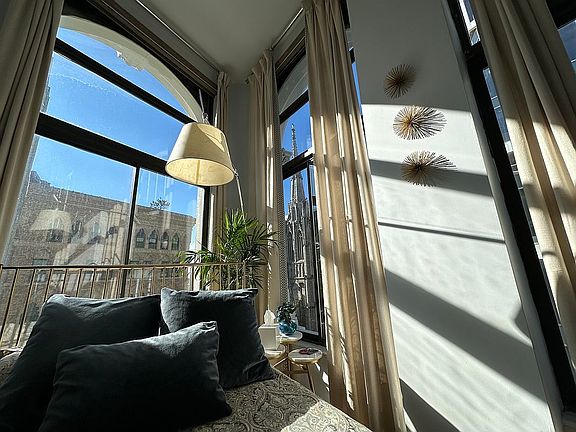 5th image of 67 E 11th St APT 522