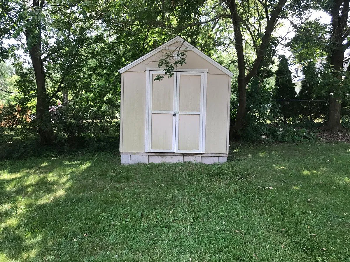 Brady Street NW, Comstock Park — Photo 4