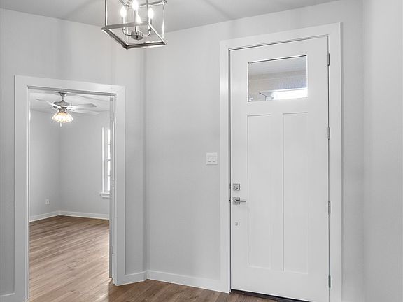 4th image of 614 Finlee Way