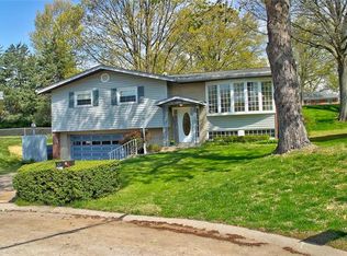 9821 Briardale Ct, Saint Louis, MO 63126