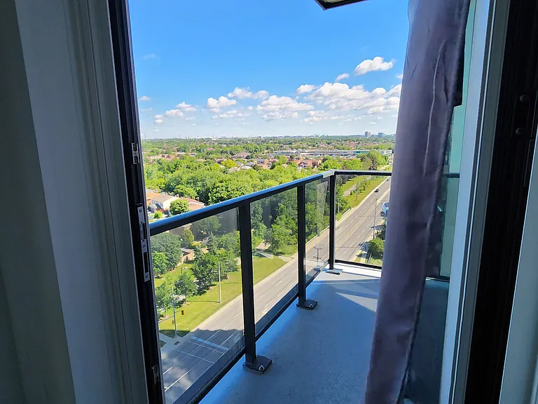 202 Burnhamthorpe Rd E #1207W — Photo 18