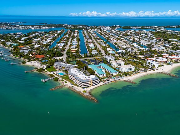 4th image of 1133 W Ocean Dr #16