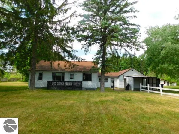 5781 M 72 E, Kalkaska, MI 49646