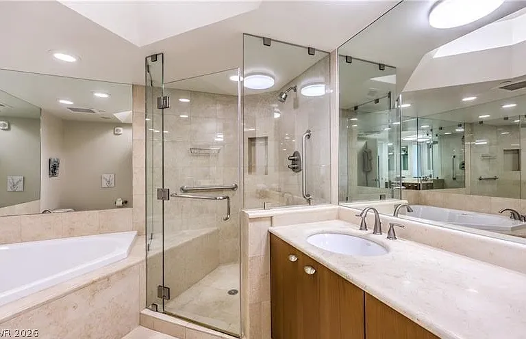 2777 Paradise Rd #807 — Photo 18
