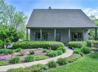 17 Goldview Dr, Asheville, NC 28804