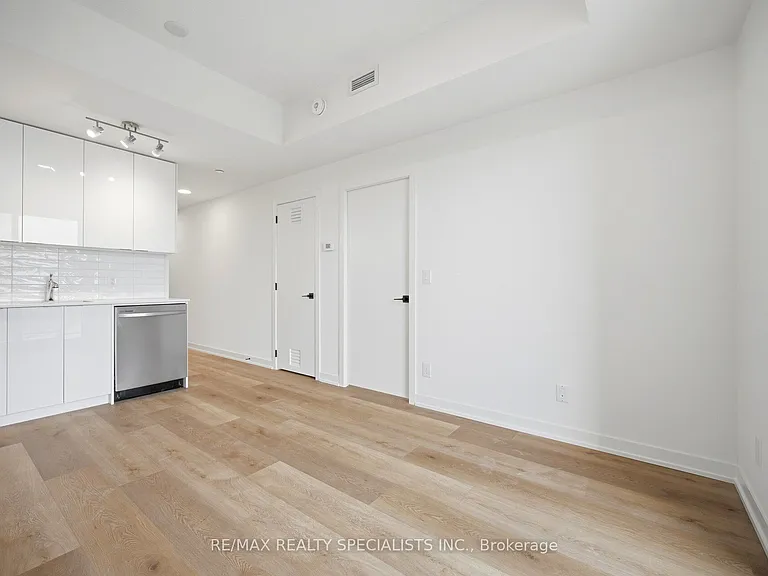33 Erie Ave #1407 — Photo 12