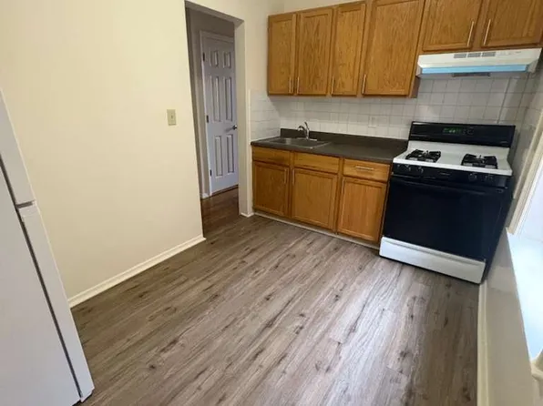 1375 East Third Street image 1 of 9